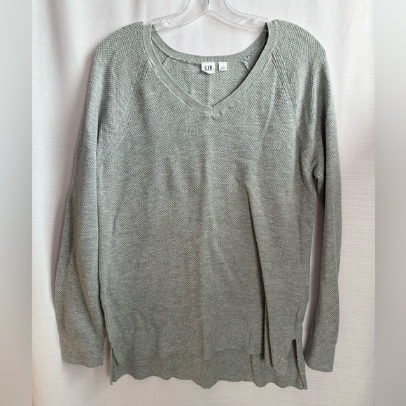 GAP Women's Gray Sweater, size L - Picture 1 of 5